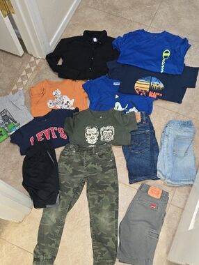 Boys Clothing Bundle Size Small 13 Items